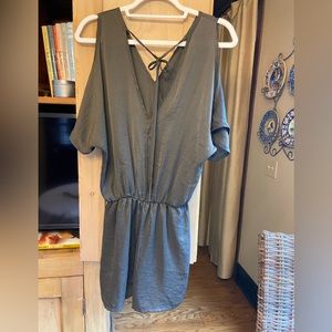 BY TOGETHER  Cold Shoulder‎ Romper (S)